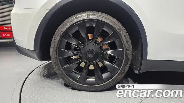Tesla Model Y 2022 thumb 4