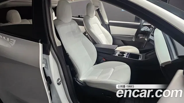 Tesla Model Y 2022 thumb 11