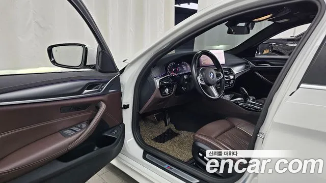 BMW 5 серии 2023 thumb 10