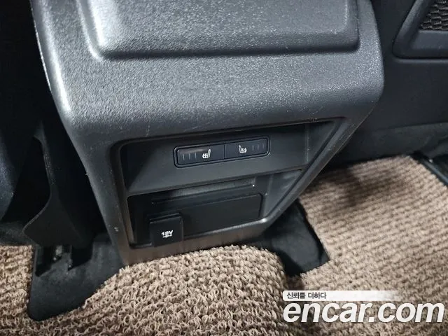 Land Rover Discovery Sport 2019 thumb 10