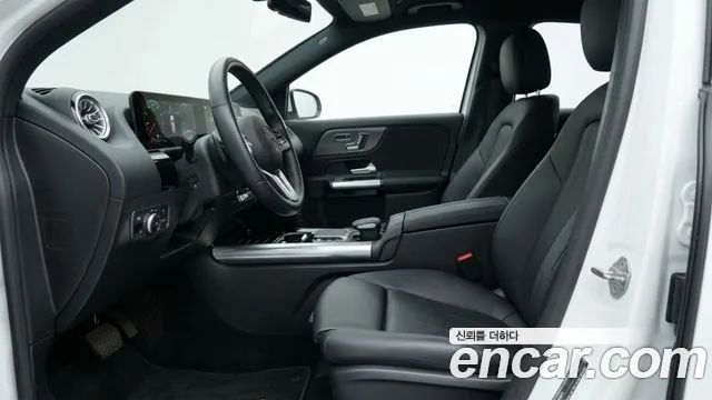 Mercedes-Benz GLA 2021 thumb 10
