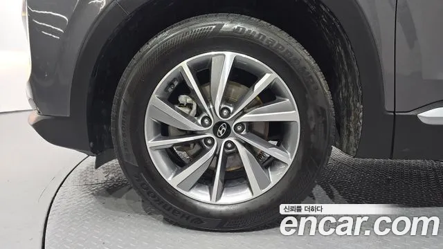 Hyundai Santa Fe 2019 thumb 5