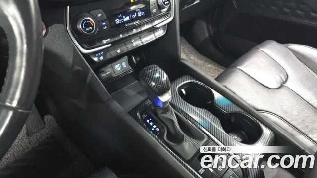 Hyundai Santa Fe 2019 thumb 9