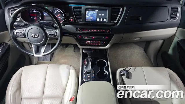 Kia Carnival 2018 thumb 7