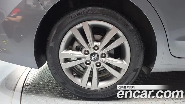 Hyundai Avante 2016 thumb 5