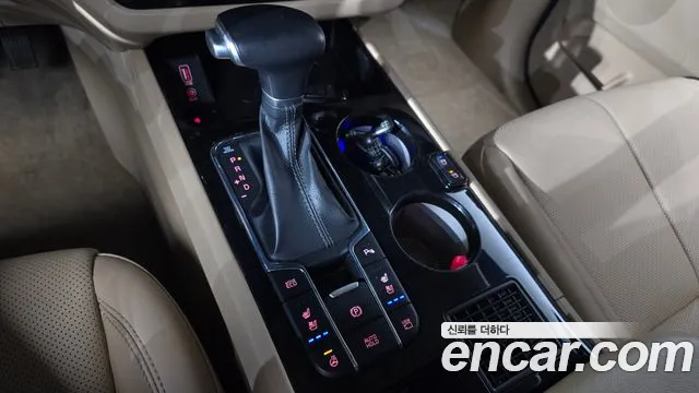 Kia Carnival 2019 thumb 9