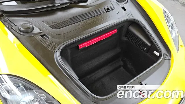 Porsche Cayman 2025 thumb 6