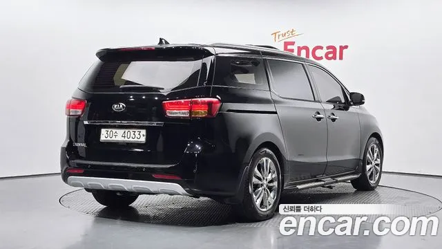 Kia Carnival 2015 thumb 2