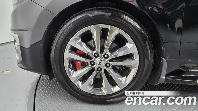 Kia Carnival 2015 thumb 5