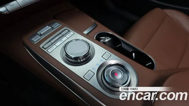 Genesis GV70 2021 thumb 9