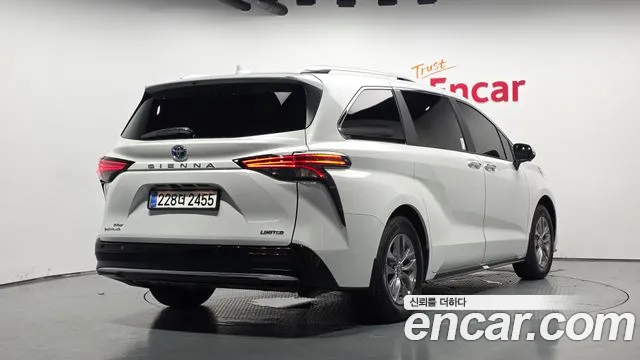 Toyota Sienna 2025 thumb 2