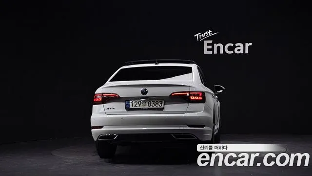 Volkswagen Jetta 2021 thumb 4