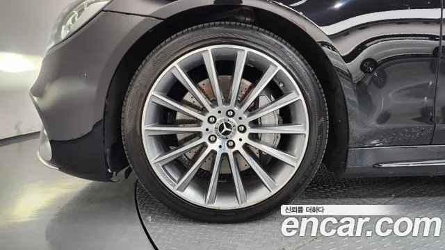 Mercedes-Benz S-Класс 2018 thumb 5
