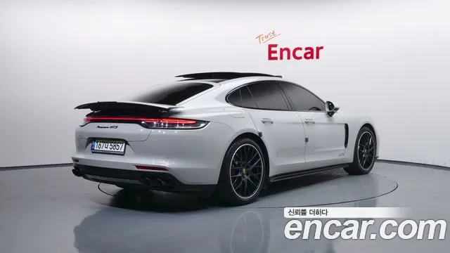 Porsche Panamera 2021 thumb 2