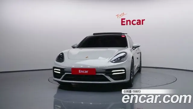 Porsche Panamera 2021 thumb 3