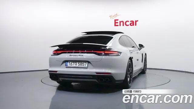 Porsche Panamera 2021 thumb 4