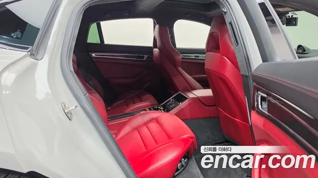 Porsche Panamera 2021 thumb 11