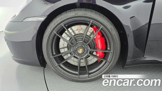 Porsche 911 2023 thumb 5