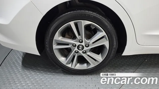 Hyundai Avante 2018 thumb 5
