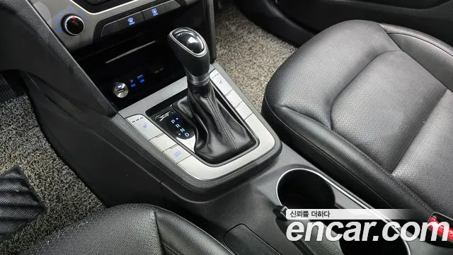 Hyundai Avante 2018 thumb 9