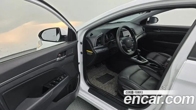 Hyundai Avante 2018 thumb 10
