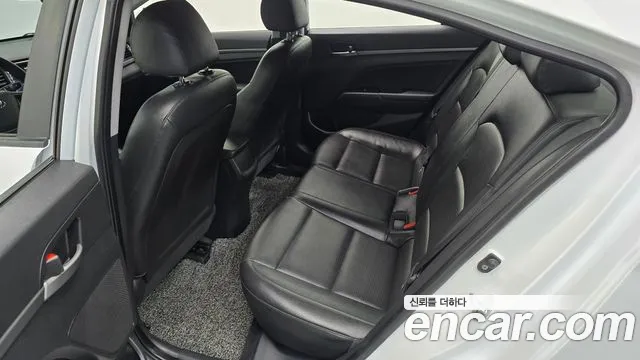Hyundai Avante 2018 thumb 12