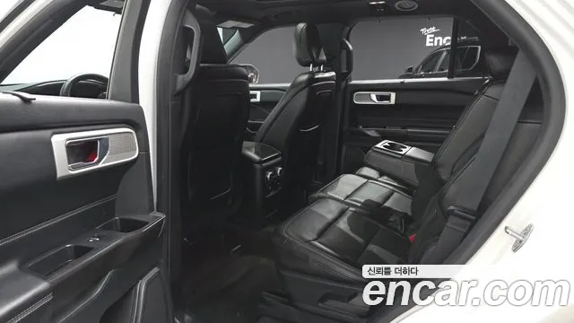 Ford Explorer 2020 thumb 10