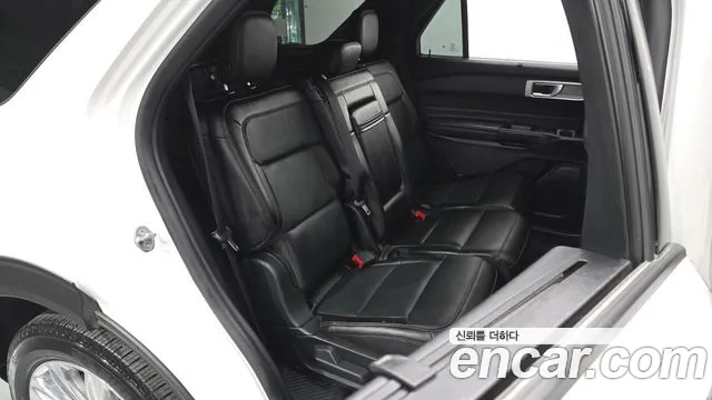 Ford Explorer 2020 thumb 11
