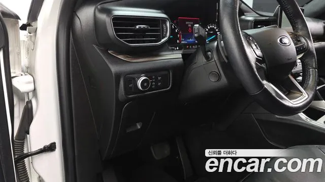 Ford Explorer 2020 thumb 12