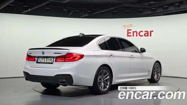 BMW 5 серии 2018 thumb 2