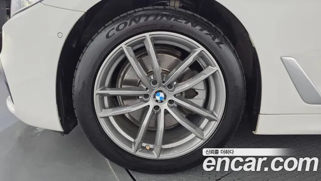 BMW 5 серии 2018 thumb 5