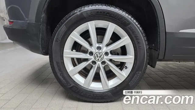 Volkswagen Tiguan 2015 thumb 5