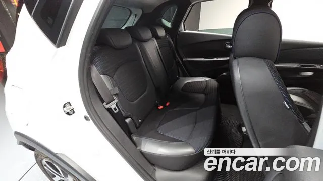 Renault Captur 2017 thumb 11