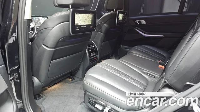 BMW X7 2021 thumb 12