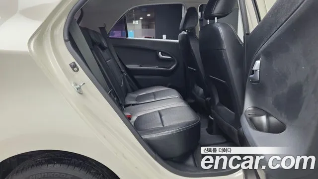 Kia Morning 2015 thumb 12