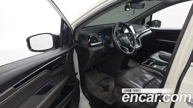 Honda Odyssey 2017 thumb 10