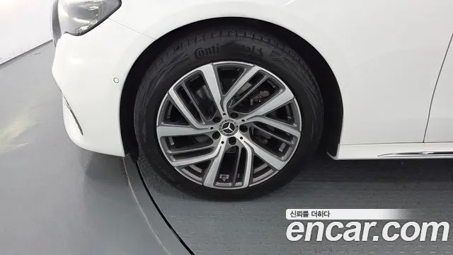 Mercedes-Benz E-Класс 2025 thumb 5