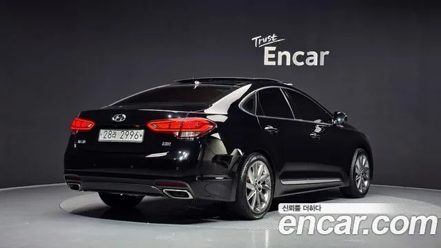 Hyundai Aslan 2015 thumb 2