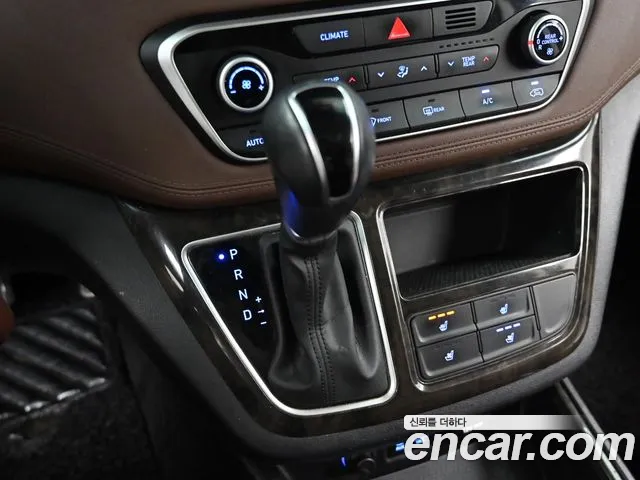 Hyundai Starex 2018 thumb 9