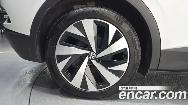 Volkswagen ID.4 2023 thumb 4