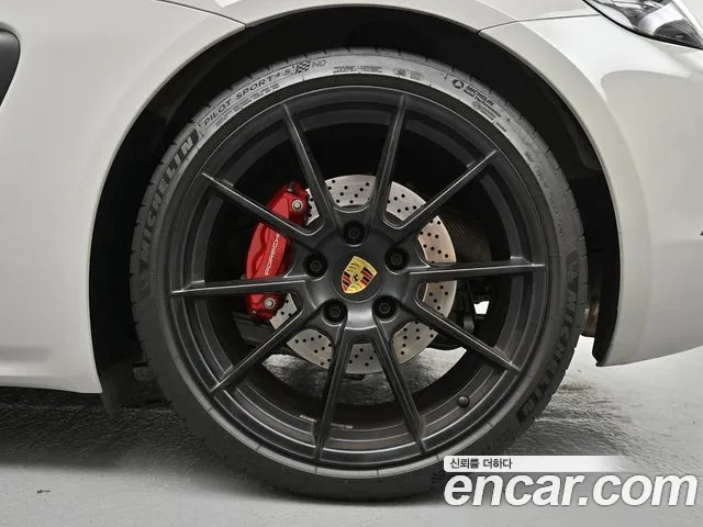 Porsche Cayman 2024 thumb 5