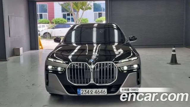 BMW 7 серии 2023 thumb 3