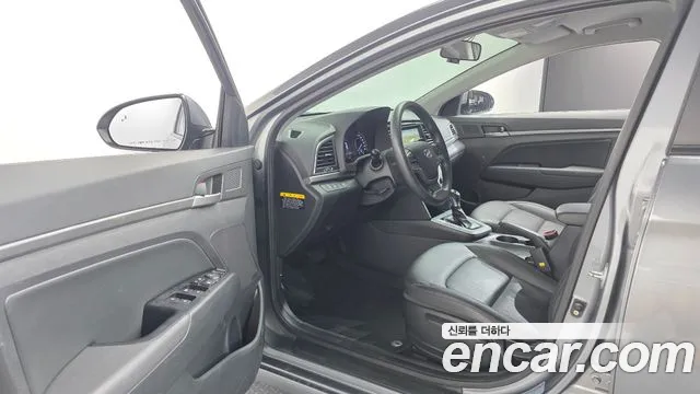 Hyundai Avante 2017 thumb 11