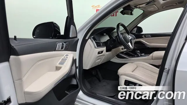 BMW X7 2022 thumb 9