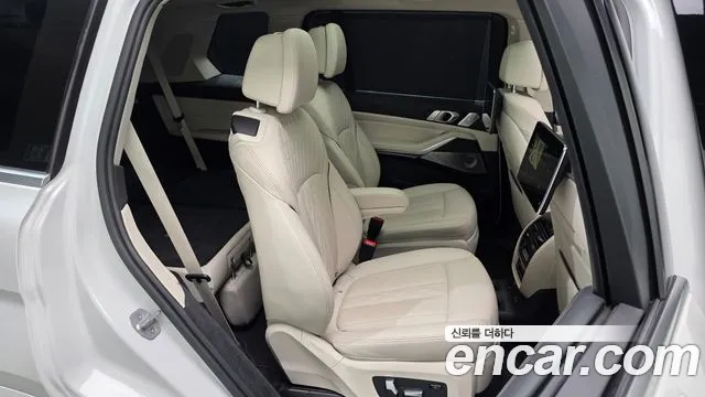 BMW X7 2022 thumb 10