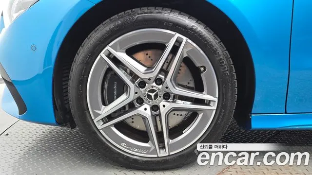 Mercedes-Benz CLA 2024 thumb 4