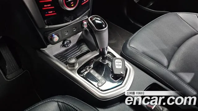 KG_Mobility_Ssangyong TIBOLI 2015 thumb 9