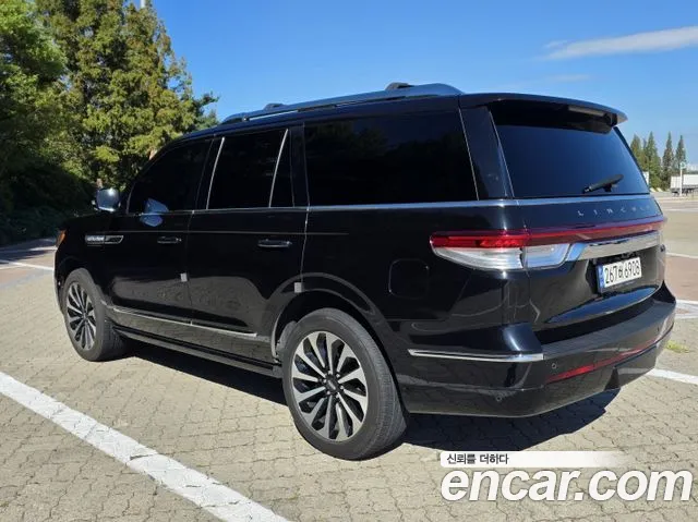 Lincoln Navigator 2022 thumb 4