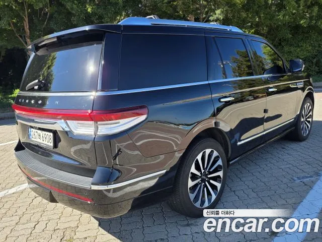 Lincoln Navigator 2022 thumb 6