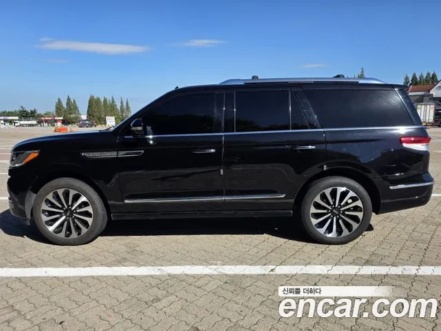 Lincoln Navigator 2022 thumb 7